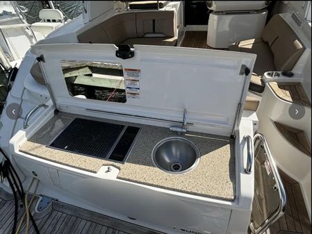 Sea Ray Sundancer 350 Coupe image