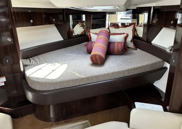 Sea Ray Sundancer 350 Coupe image