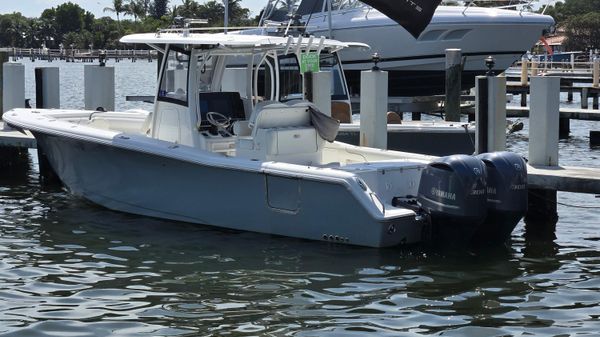 Sea Hunt Gamefish 30 with Foward seating 