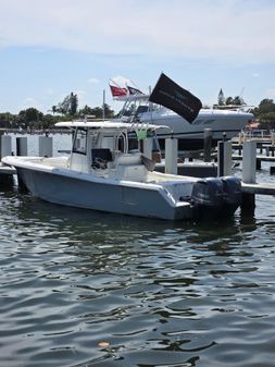 Sea Hunt Gamefish 30 with Foward seating image