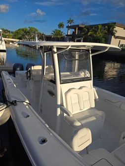 Sea Hunt Gamefish 30 with Foward seating image