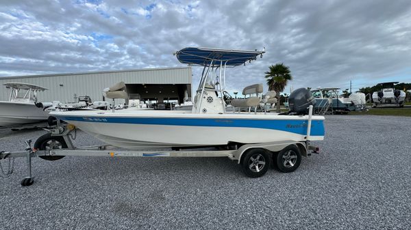 NauticStar 214 XTS Shallow Bay 