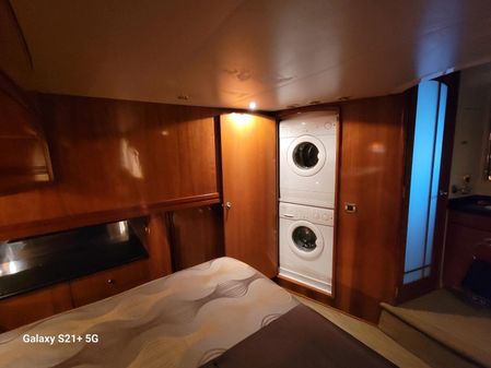 Carver 570-VOYAGER-PILOTHOUSE image