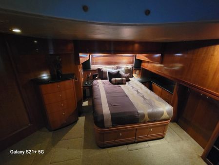 Carver 570-VOYAGER-PILOTHOUSE image