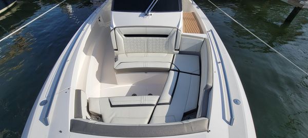 Tiara Sport 34 LS image