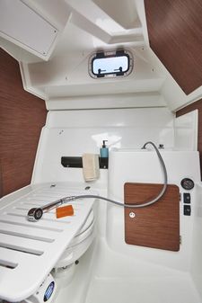 Jeanneau NC 795 S2 Weekender image