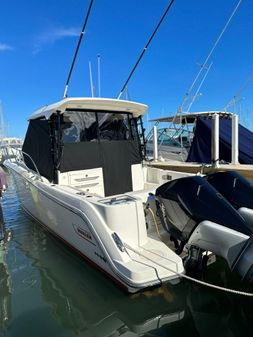 Boston Whaler 325 Conquest image