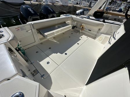 Boston Whaler 325 Conquest image