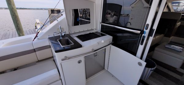 Sea Ray 450 Sedan Bridge image