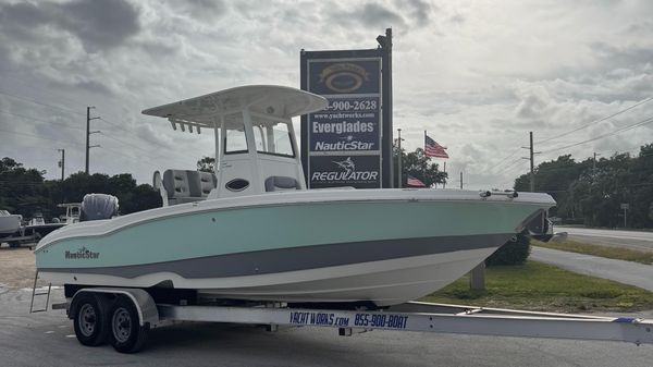 NauticStar 251 Hybrid