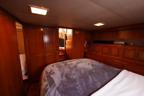 Ocean Alexander 420 SUNDECK image