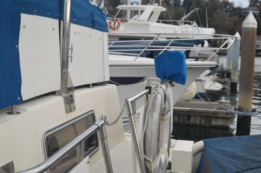 Chris-Craft 381 Catalina image
