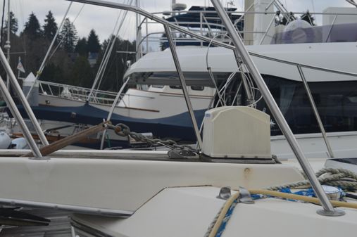Chris-Craft 381 Catalina image