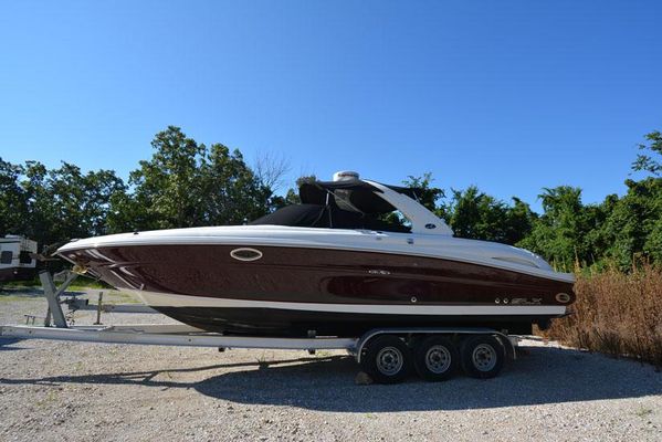 Sea Ray 290 SLX Bow Rider - main image