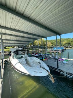 Sea Ray 290 SLX Bow Rider image