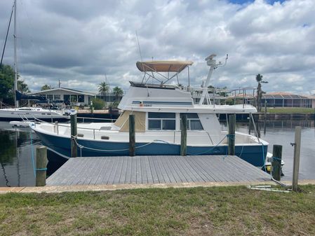 Mainship 390 Trawler image