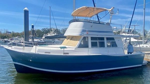 Mainship 390 Trawler 