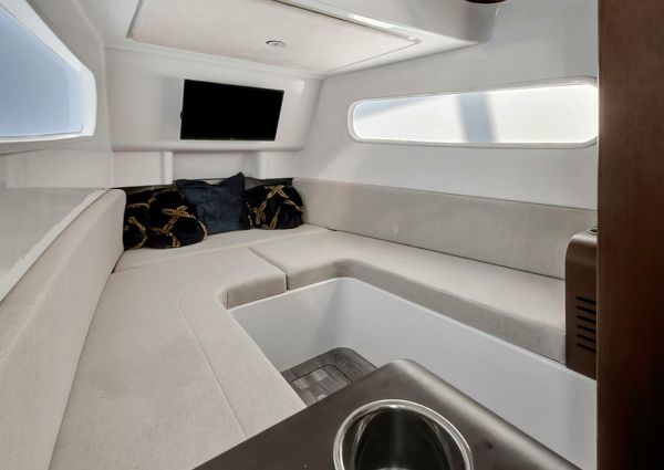 Jupiter 43 Center Console image