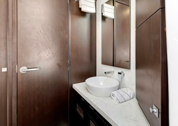 Jupiter 43 Center Console image