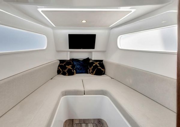 Jupiter 43 Center Console image