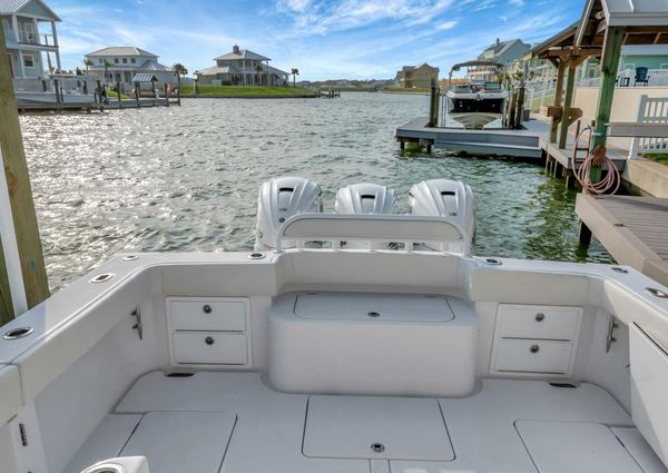 Jupiter 43 Center Console image