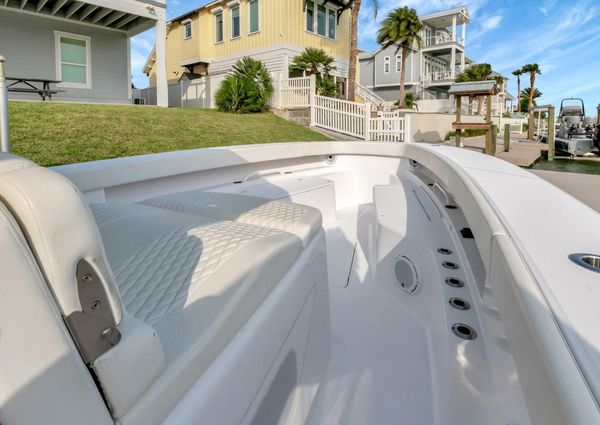 Jupiter 43 Center Console image