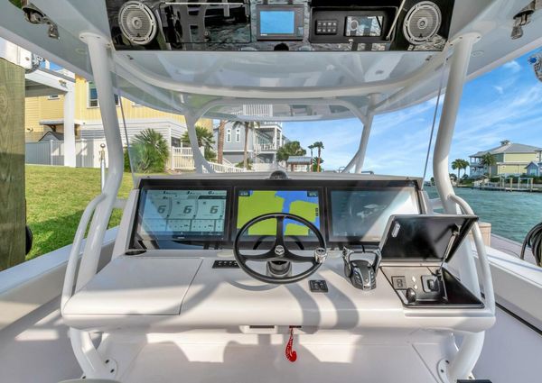 Jupiter 43 Center Console image