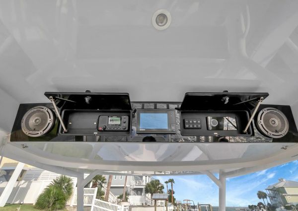 Jupiter 43 Center Console image