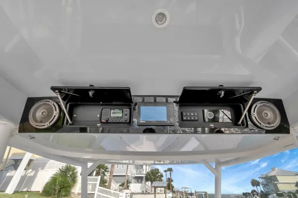 Jupiter 43 Center Console image