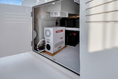 Jupiter 43 Center Console image