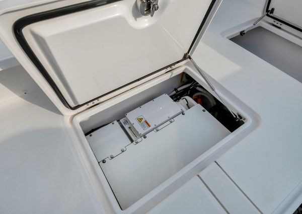 Jupiter 43 Center Console image