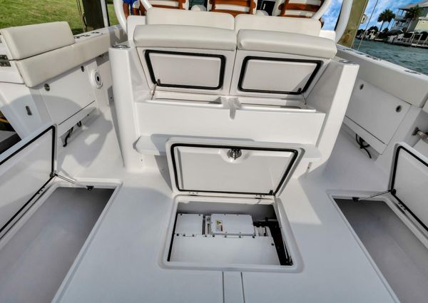 Jupiter 43 Center Console image