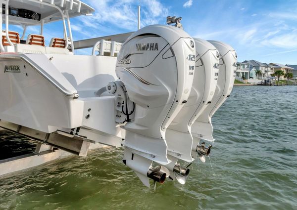 Jupiter 43 Center Console image