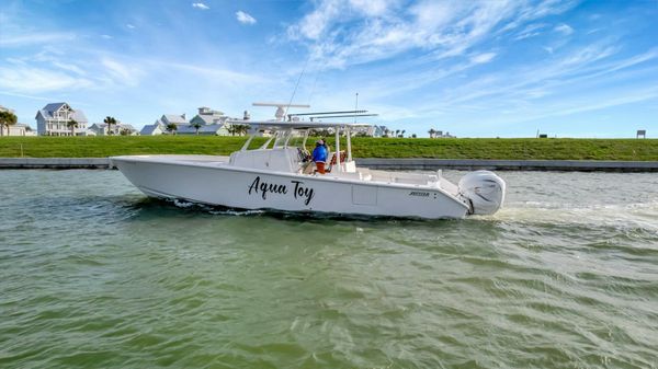 Jupiter 43 Center Console image