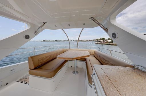 Sea Ray Fly 510 image