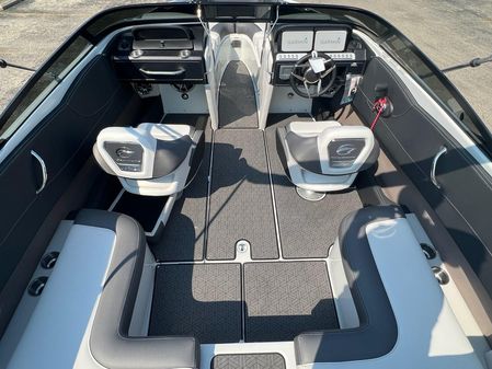 Crownline 240 SS image