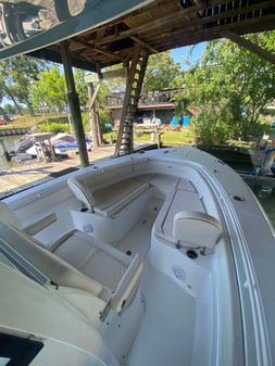 Sea Hunt Gamefish 30 Forward Seating image