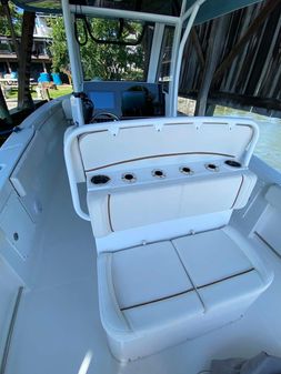 Sea Hunt Gamefish 30 Forward Seating image