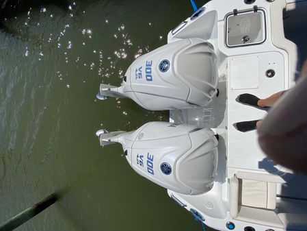 Sea Hunt Gamefish 30 Forward Seating image