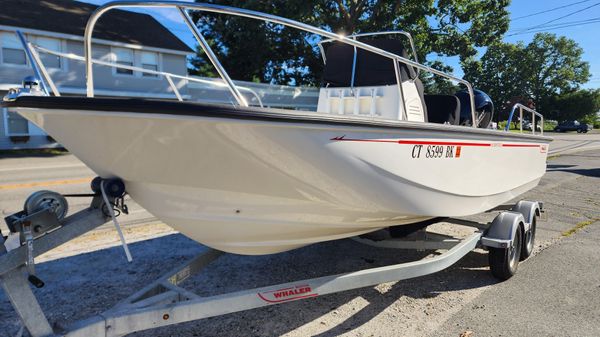 Boston Whaler 190 Montauk 