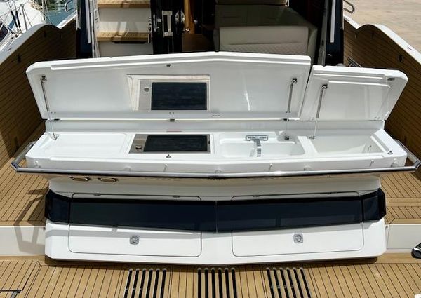 Galeon 400 Fly image