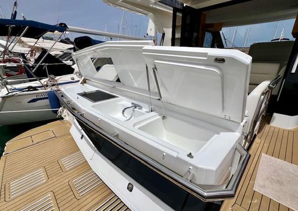 Galeon 400 Fly image