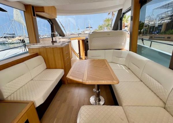 Galeon 400 Fly image