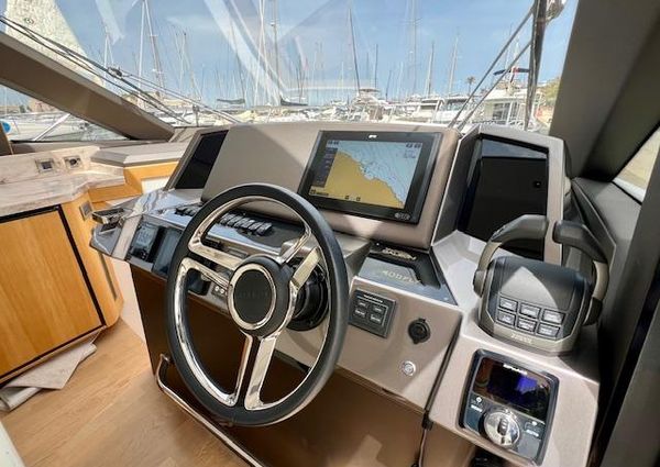 Galeon 400 Fly image