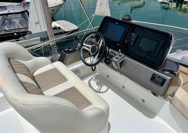 Galeon 400 Fly image