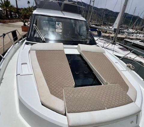 Galeon 400 Fly image