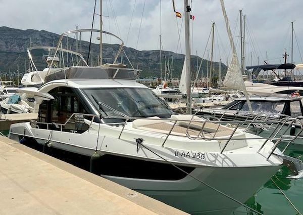 Galeon 400 Fly image