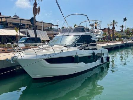 Galeon 400 Fly image