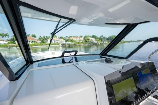 Bertram 39 CC image