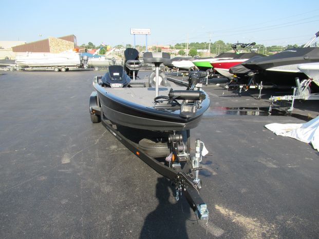 2020 Vexus AVX 2080 Tulsa, Oklahoma - Nichols Marine Boat Sales